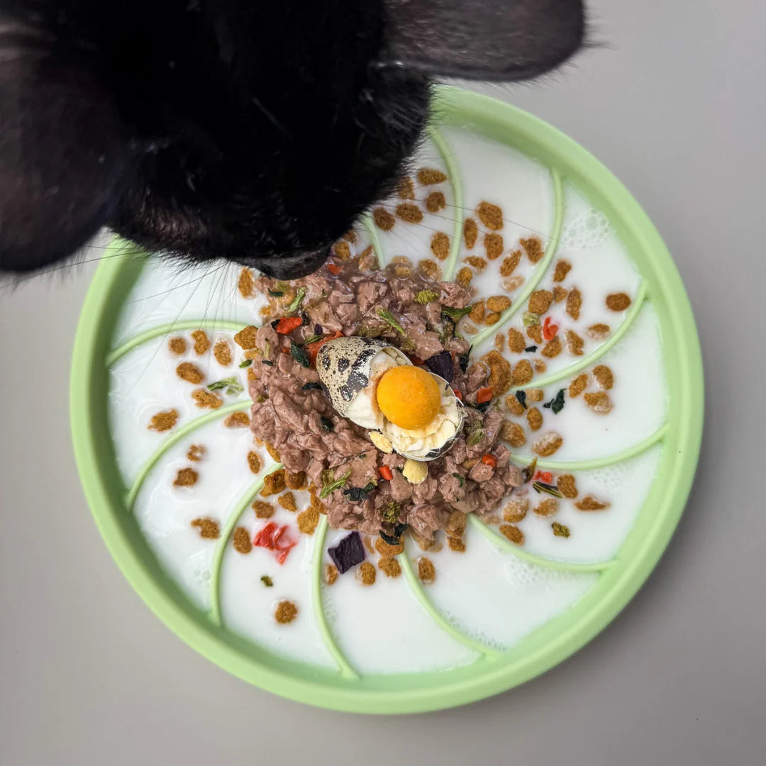 wheelies lick mat & lid | honeydew