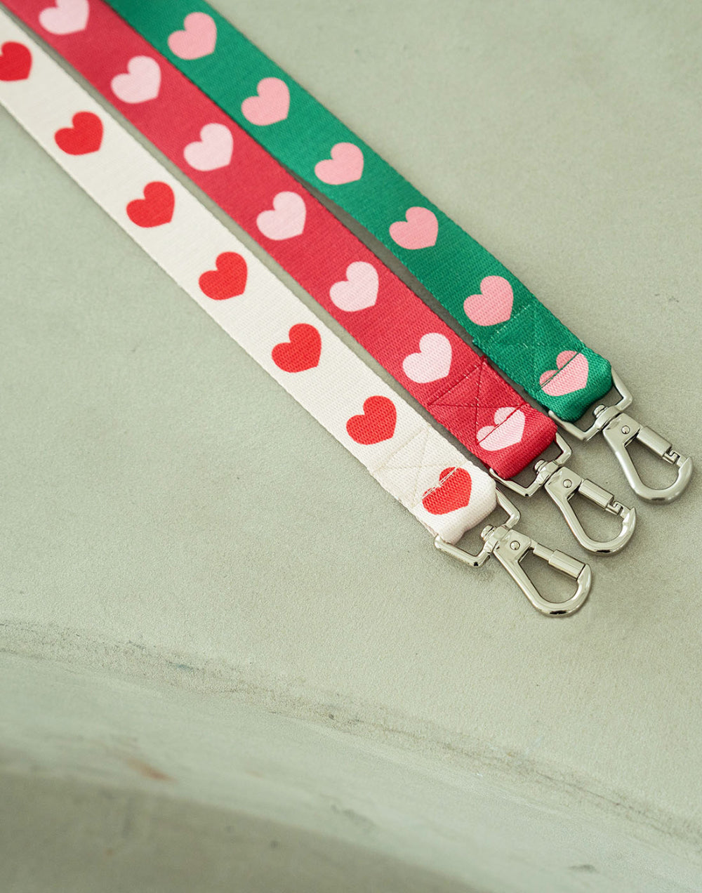 Heart Bong Bong Leash