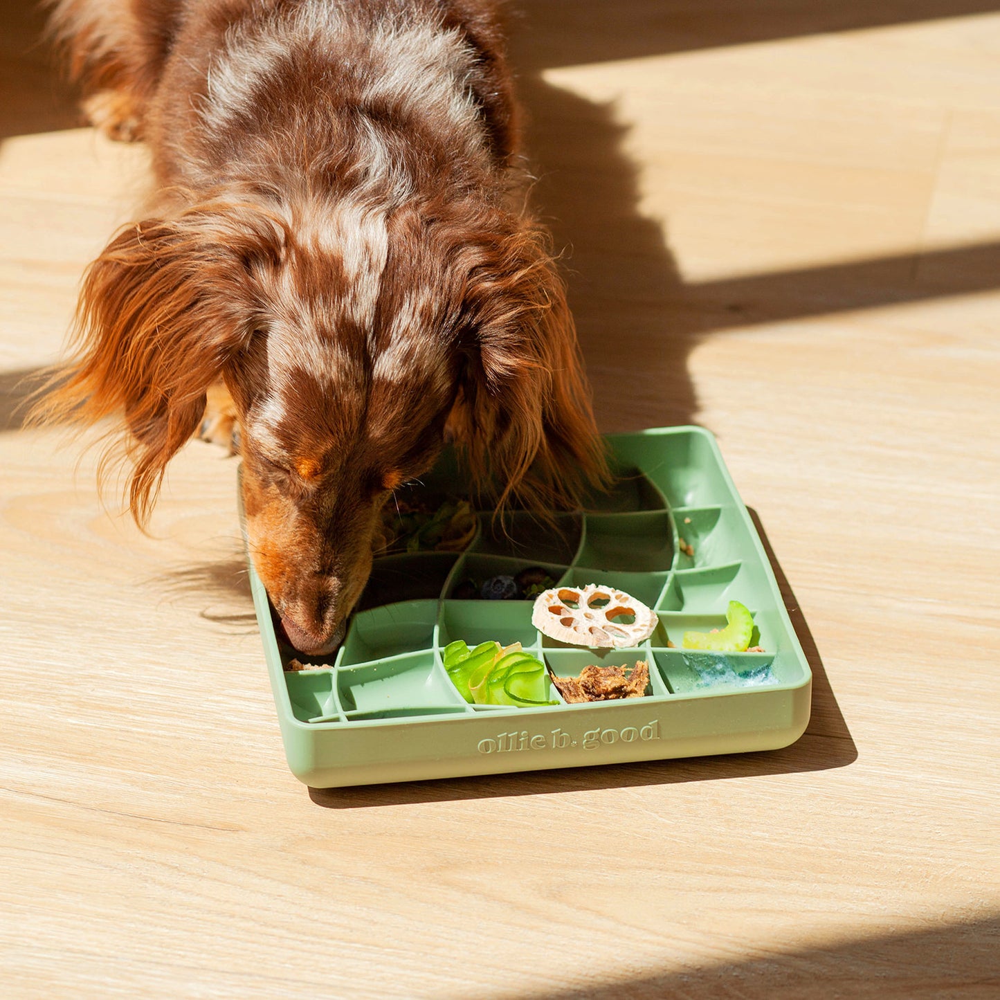 wavies slow feeder bowl | artichoke