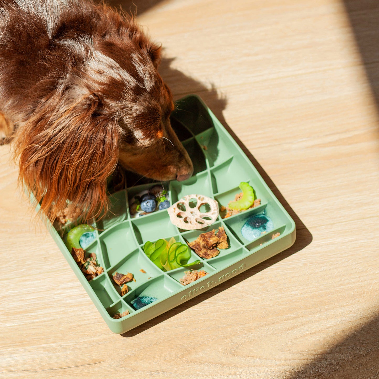 wavies slow feeder bowl | artichoke