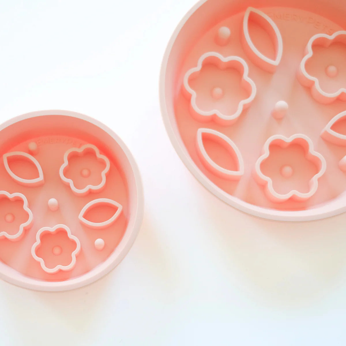 Flower + Leaf Slow Feeder Bowl (Peach)