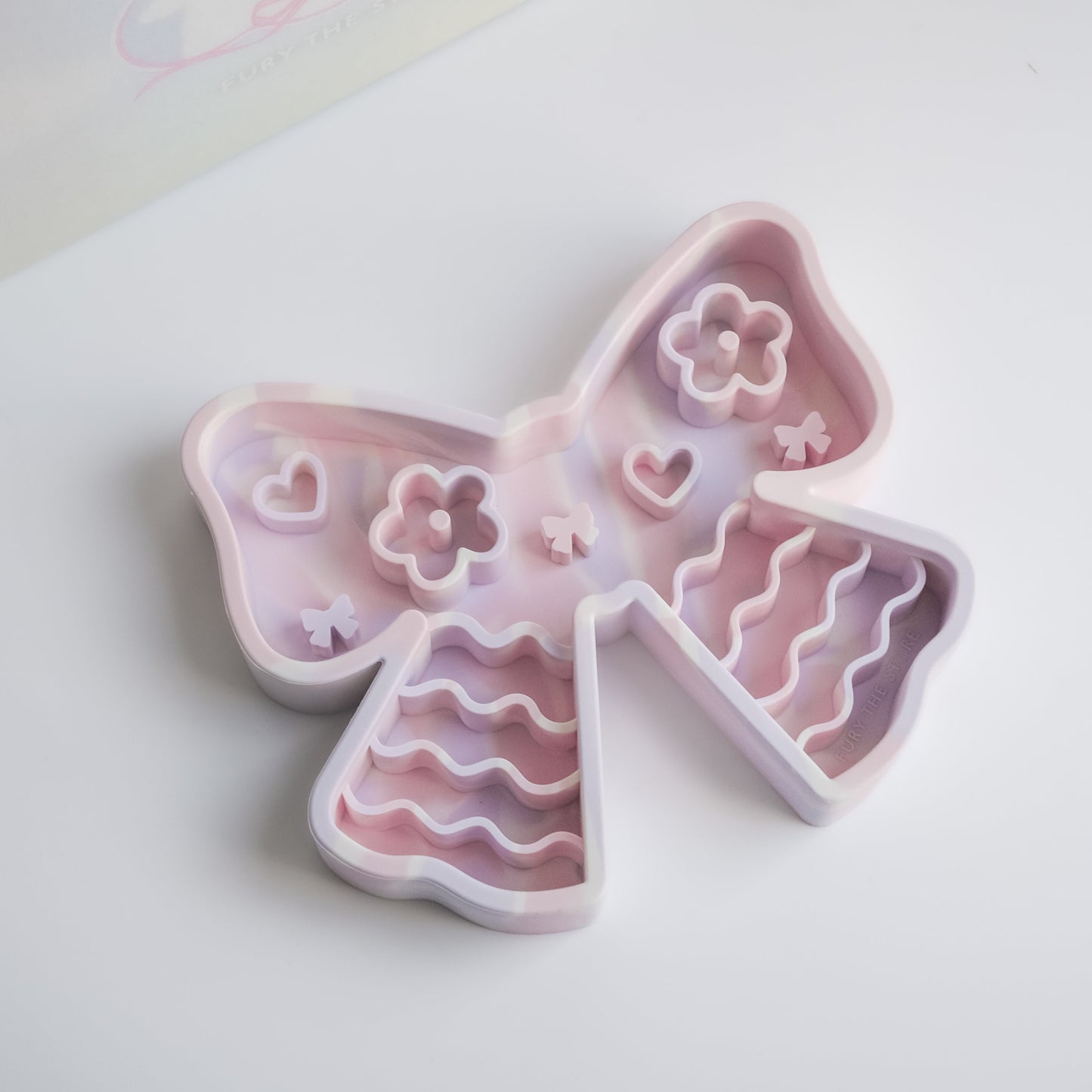 coquette forage feeder in unicorn sorbet